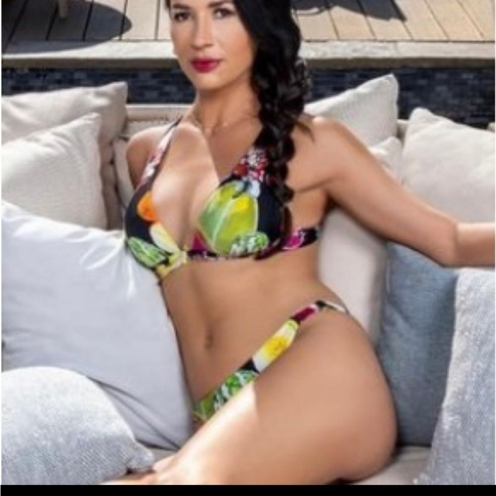 CHRISTIAN LACROIX X SWIMINISTA bikini top. Size large. NWT